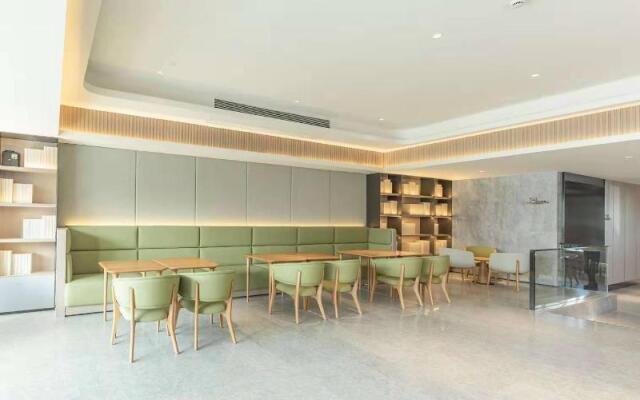 Ji Hotel (Shanghai University, Yecheng Road)