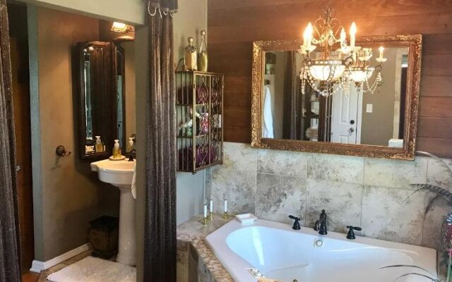 The Old Liberty Schoolhouse B&B