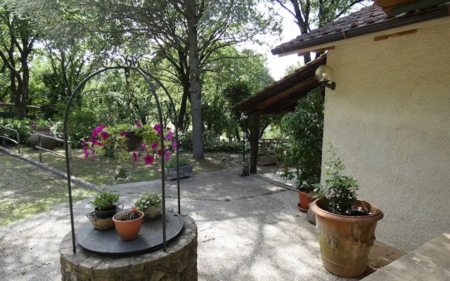 Scappo In Umbria, La Escondida