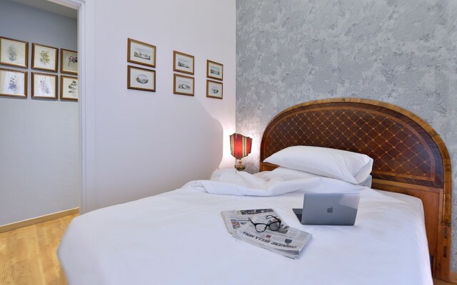 Al Cappello Rosso Suite Apartments