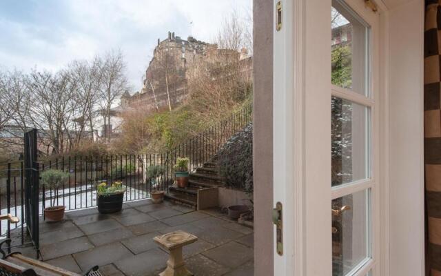 Castle Wynd Old Town