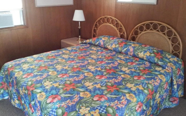 Fenwick Shores, Tapestry Collection by Hilton