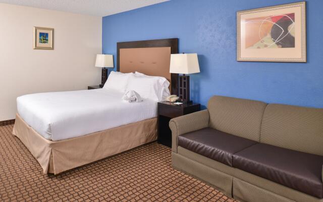 Ramada Plaza by Wyndham Sheridan Hotel & Convention Center