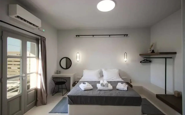 Airy suites santorini