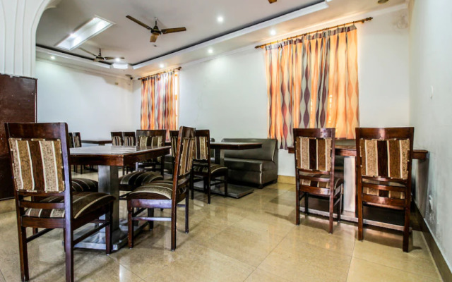 Hotel Gomti Residency