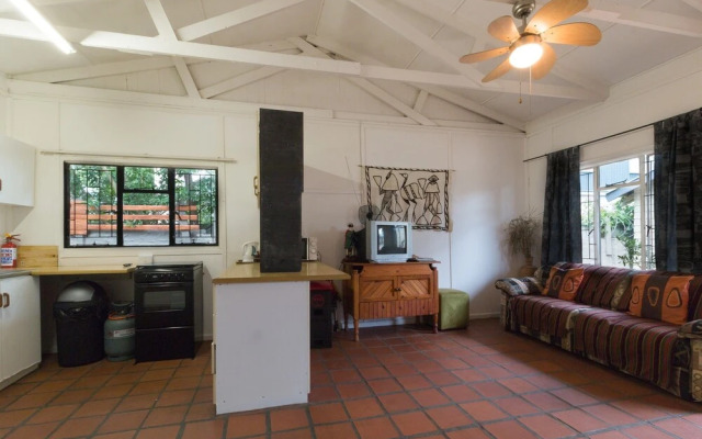 Inyathi Guest Lodge & Self Catering Chalets