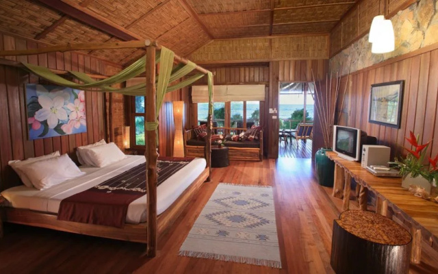 Coral Bay Resort