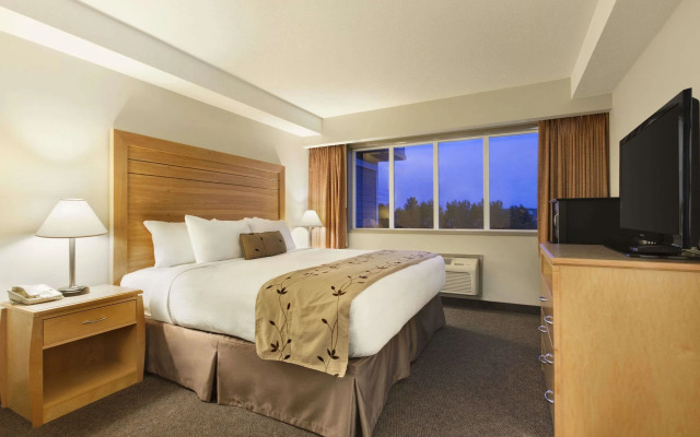 Days Inn by Wyndham Victoria Airport Sidney