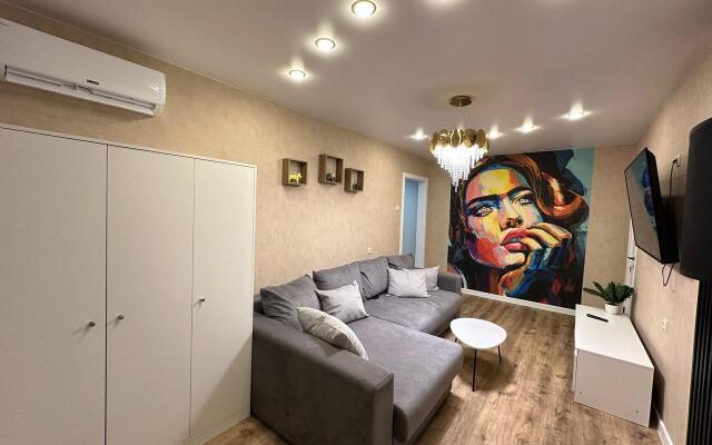 Lip City Apartments on Mira Avenue 33