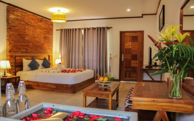 Rain Sey Angkor Art and Home