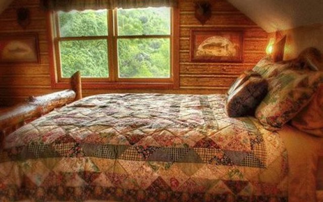 The Log House Lodge Bed & Breakfast