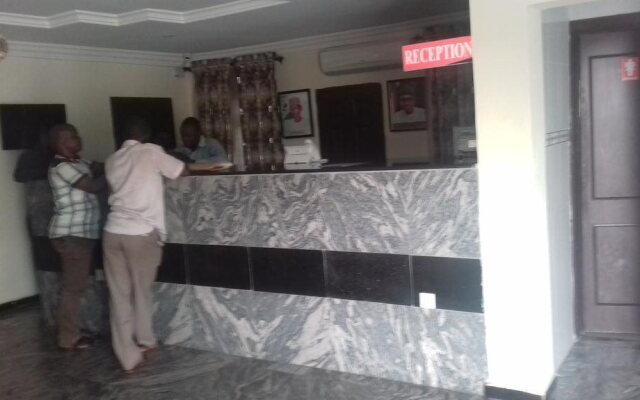 Ralmeton Hotel