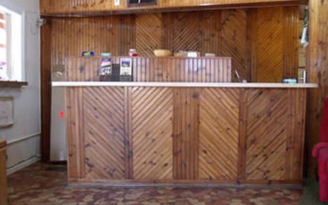 Woodlawn Hills Motel