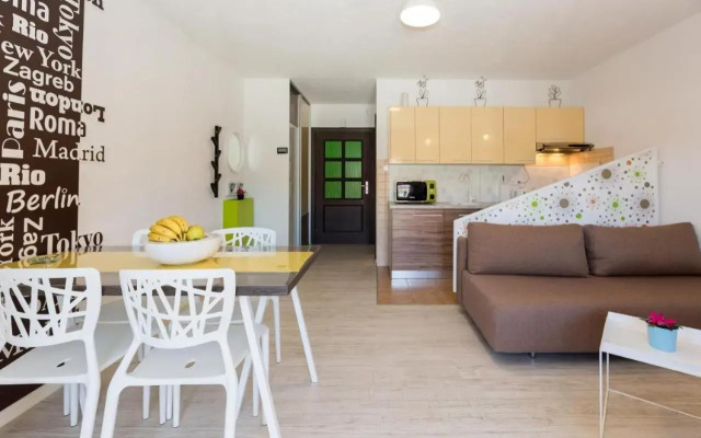 Apartments & Rooms Laganini