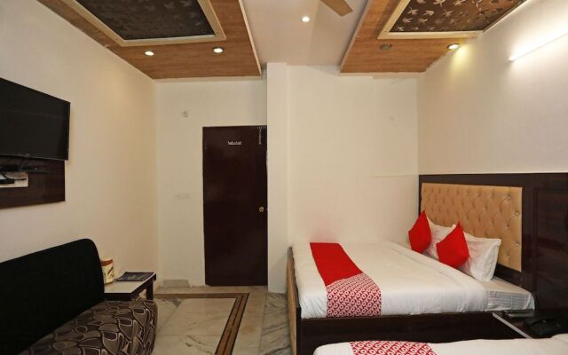 OYO 19820 Hotel Aanandan Residency