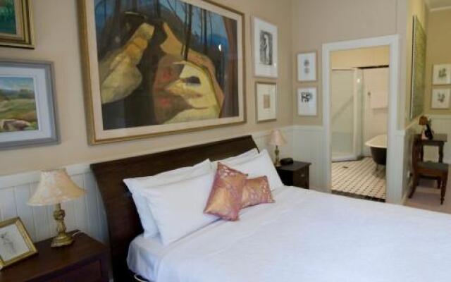 The Chalet Guesthouse And Studio