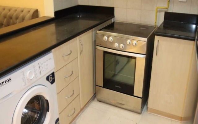 Lovely Studio With Balcony And Free Parking