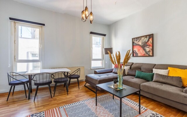 Flat Within Walking Distance to Istiklal Street
