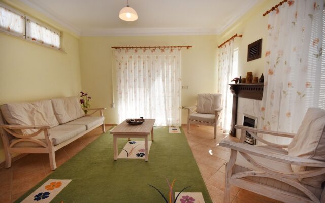 OVA7900 Villa Nail 2 Bedrooms