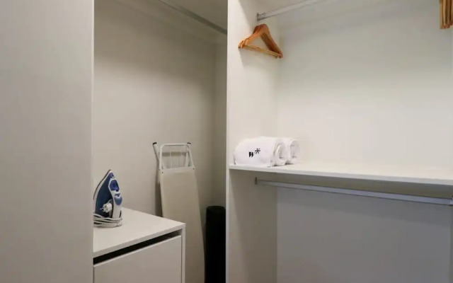 w Lively 2BR With Balcony in Miraflores