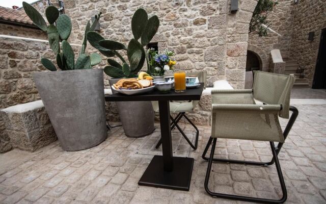 Korona Boutique Hotel
