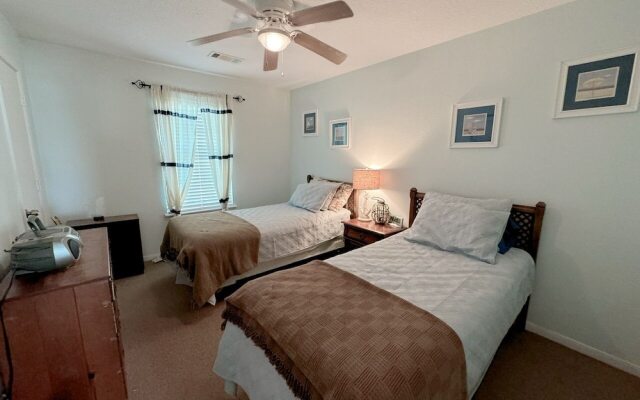 Sea Note 3 Bedroom Home by RedAwning