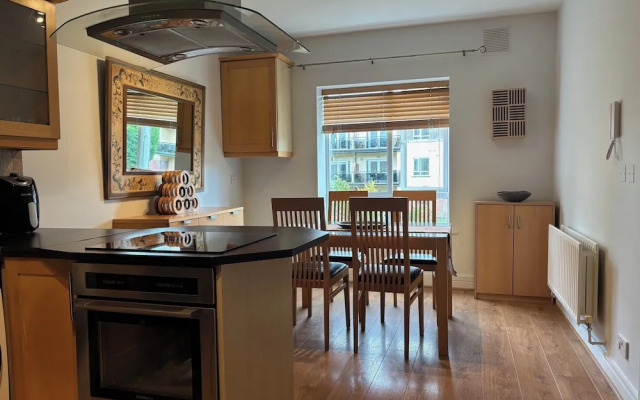 Spacious 2 Bed Apartment Near Dublin Airport