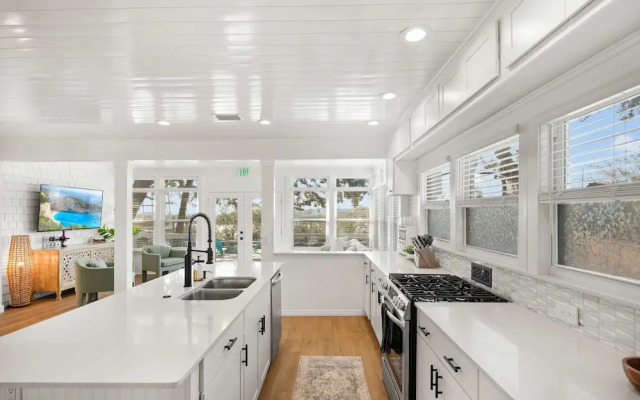 Waterfront Incredible Views Fire pit Renovated