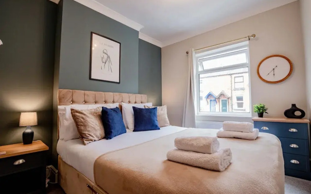 Host Stay Mayfield House