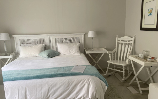 Sunset Lodge & Safaris