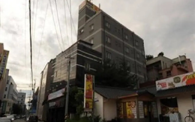 Goodstay Galleria Motel