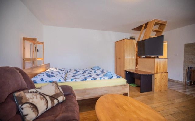 Celý dům s vybavenou kuchyní, koupelna s vířivkou