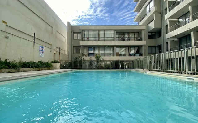 Urban Yard Bus Terminal Home Office Pool Wifi