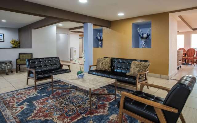 Travelodge by Wyndham Fort Wayne North