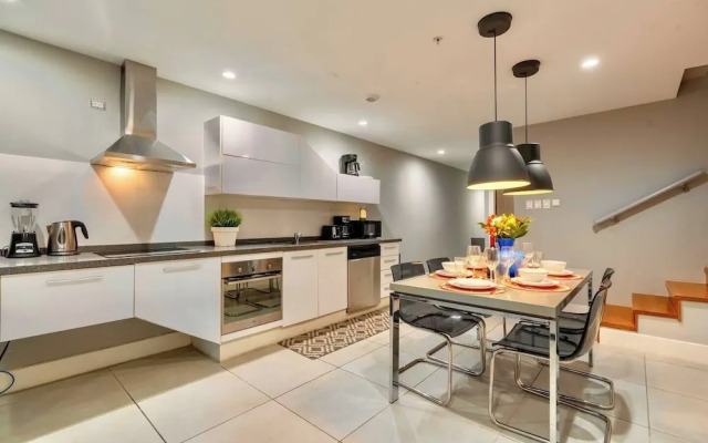 Las Islas Condominiums