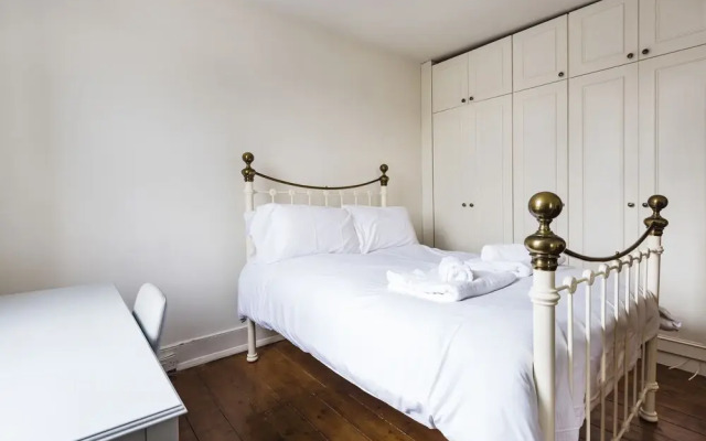 Panoramic Hammersmith Home Near The River Thames