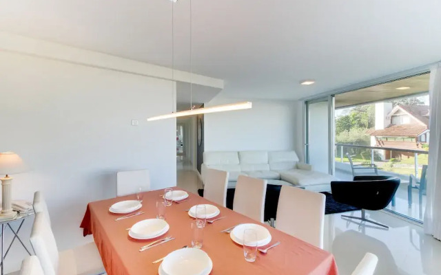Oceana Suites Isabel Apartments