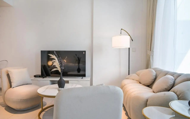 KeyHost - Classy 1BR Canal View - Business Bay - K1790