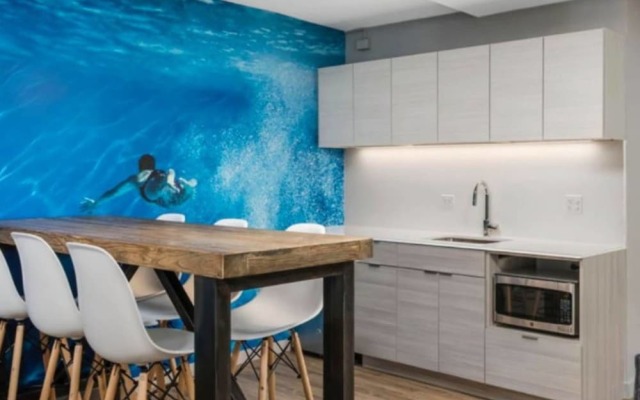 The Gulfstream - Vibrant Studio Heart of Downtown