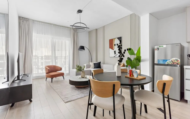 Silkhaus Luxury Canal View 1bdr Yas Island