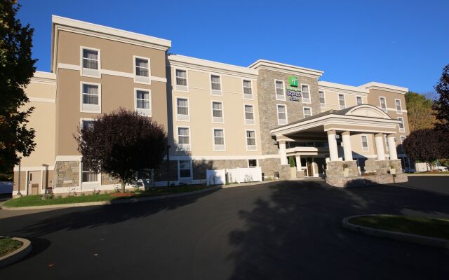 Holiday Inn Express Hotel & Suites Danbury - I-84, an IHG Hotel