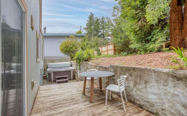 Modern Manzanita Retreat