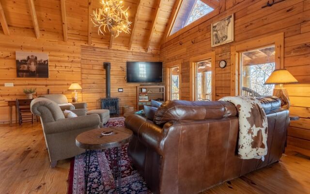 The Lazy K 3 Bedroom Cabin by RedAwning