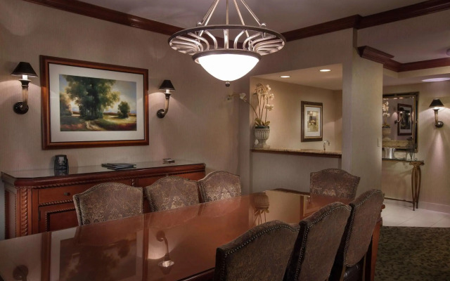 DoubleTree by Hilton Lisle Naperville