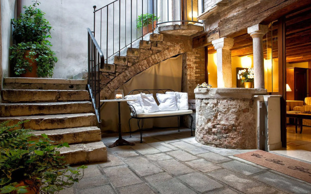 Ca' San Giorgio Relais & Suites