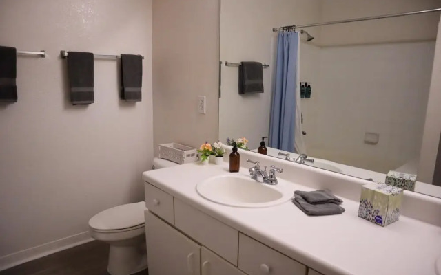 Great location and upgraded apartment!