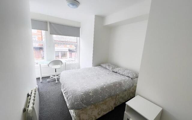 Bournemouth Town Centre 6 Double Bed Apartment