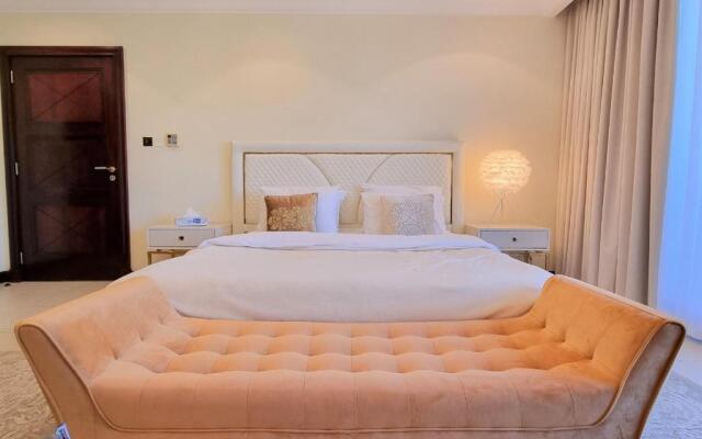 Palm Jumeirah Stunning 4BHK Villa