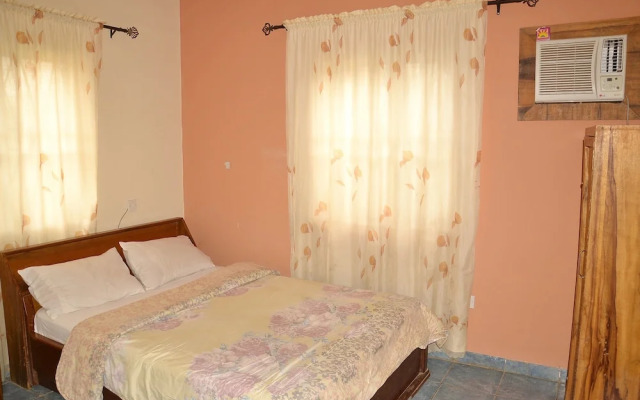 Jokems Airport View Hotel - Adults Only