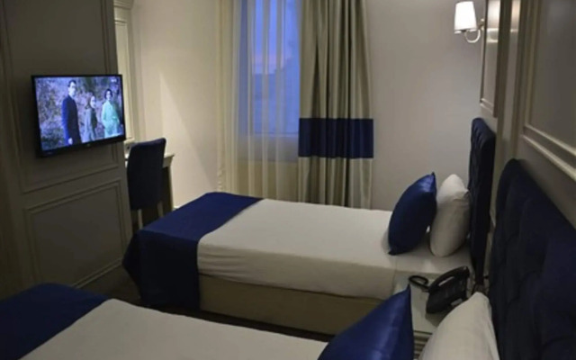 Sarissa Hotel